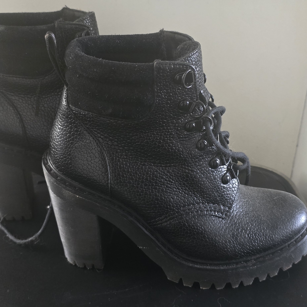 Dr.Marten Doc Marten Black Women's Ankle Boots